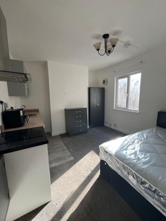 Property photo 1 of 1 Studio Room, Dy8