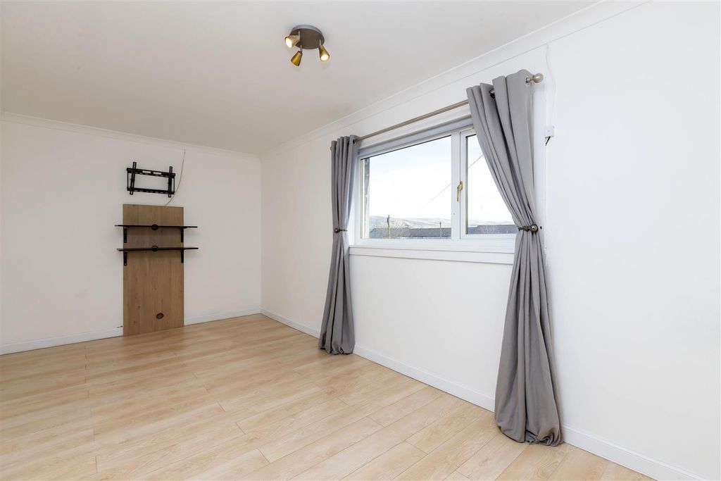 Property photo 2 of 10 32_Afton_View_Kirkintilloch_002.Jpg