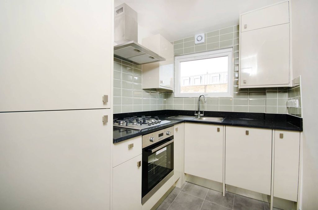 Property photo 2 of 5