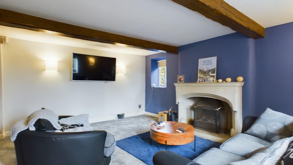 Property photo 3 of 20 Living Room