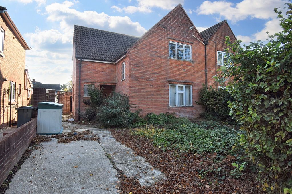 Property photo 1 of 11