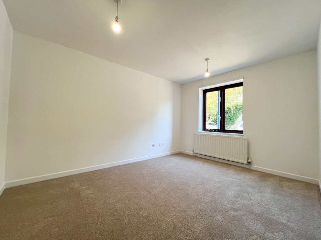 2 bed flat for saleY Lanfa, Trefechan, Aberystwyth SY23 photo 5