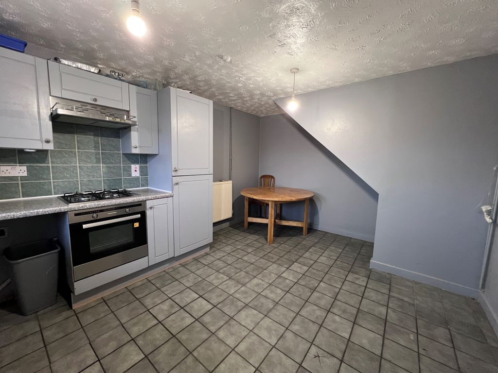 Property photo 2 of 8 Bathroom