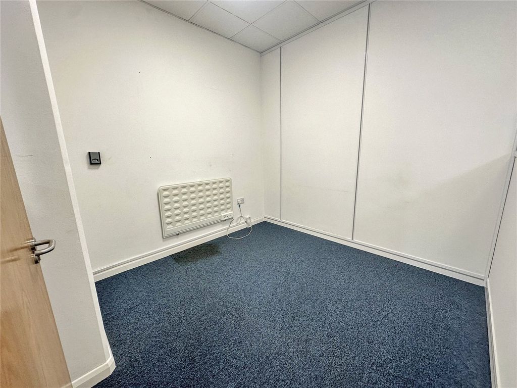 Property photo 3 of 7 Picture No. 10