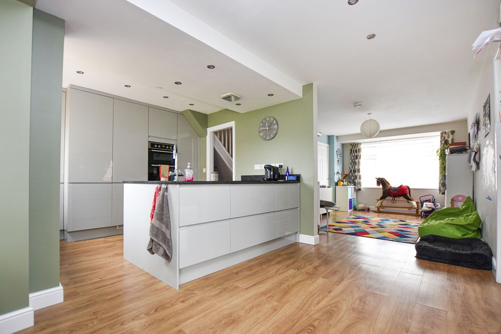 Property photo 2 of 27 Photo 11