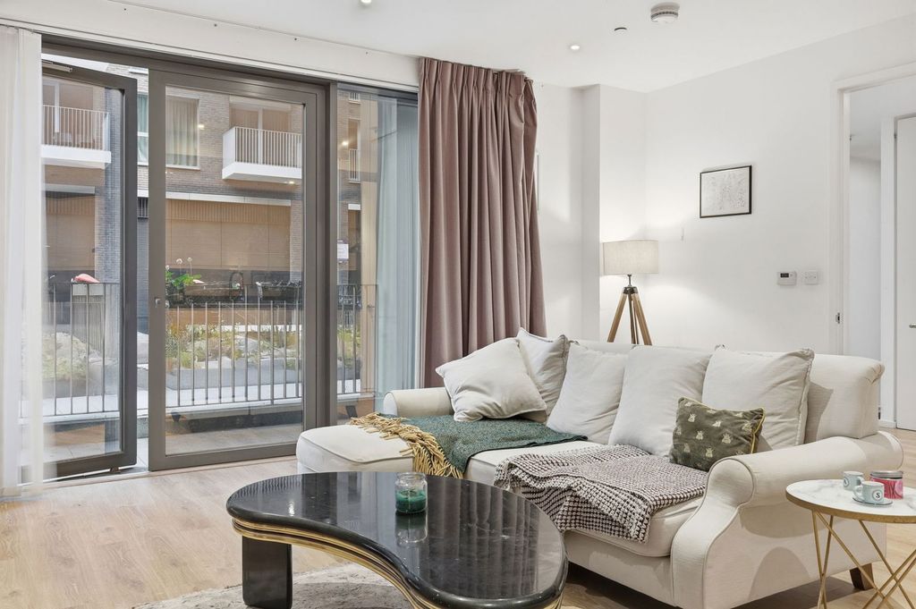 Property photo 2 of 20