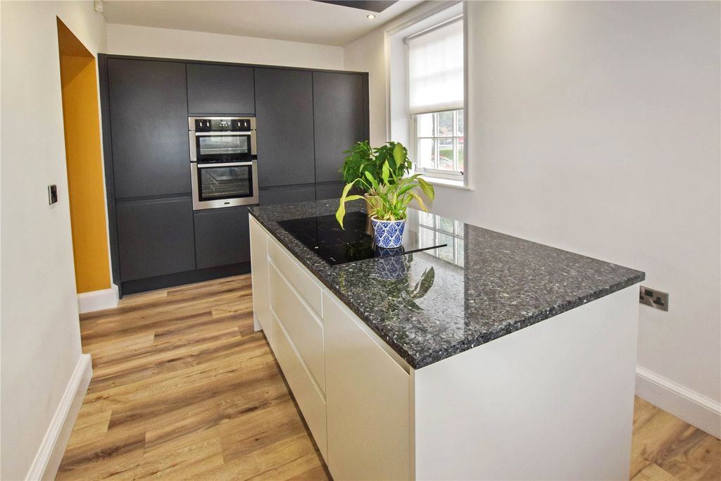 Property photo 1 of 10 Picture No. 25