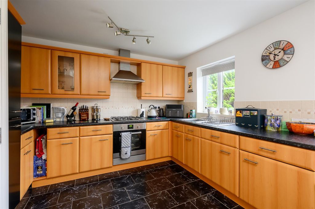 Property photo 3 of 15 Kitchen