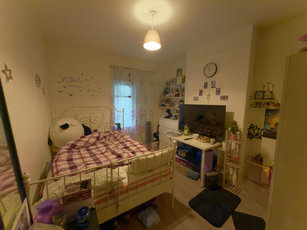 Property photo 1 of 4