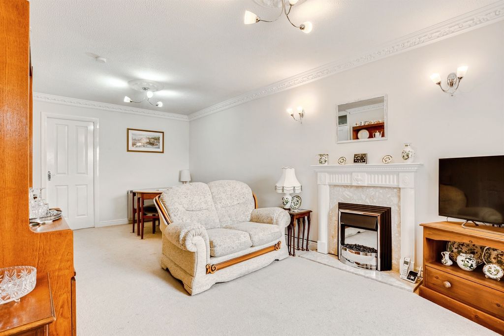 Property photo 3 of 17