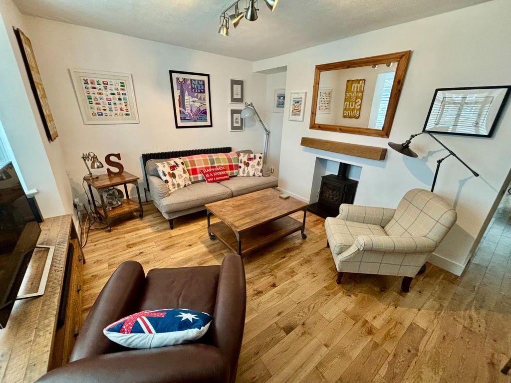 Property photo 2 of 26