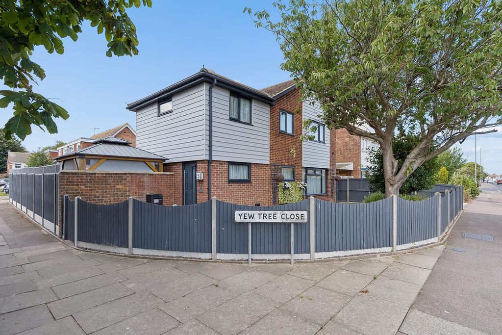 Property photo 1 of 24