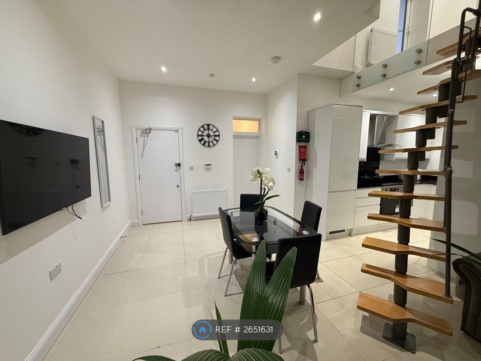 Property photo 3 of 25