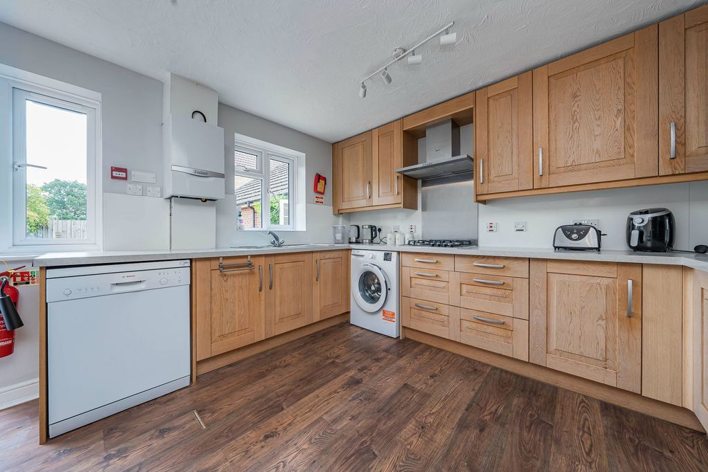 Property photo 3 of 8