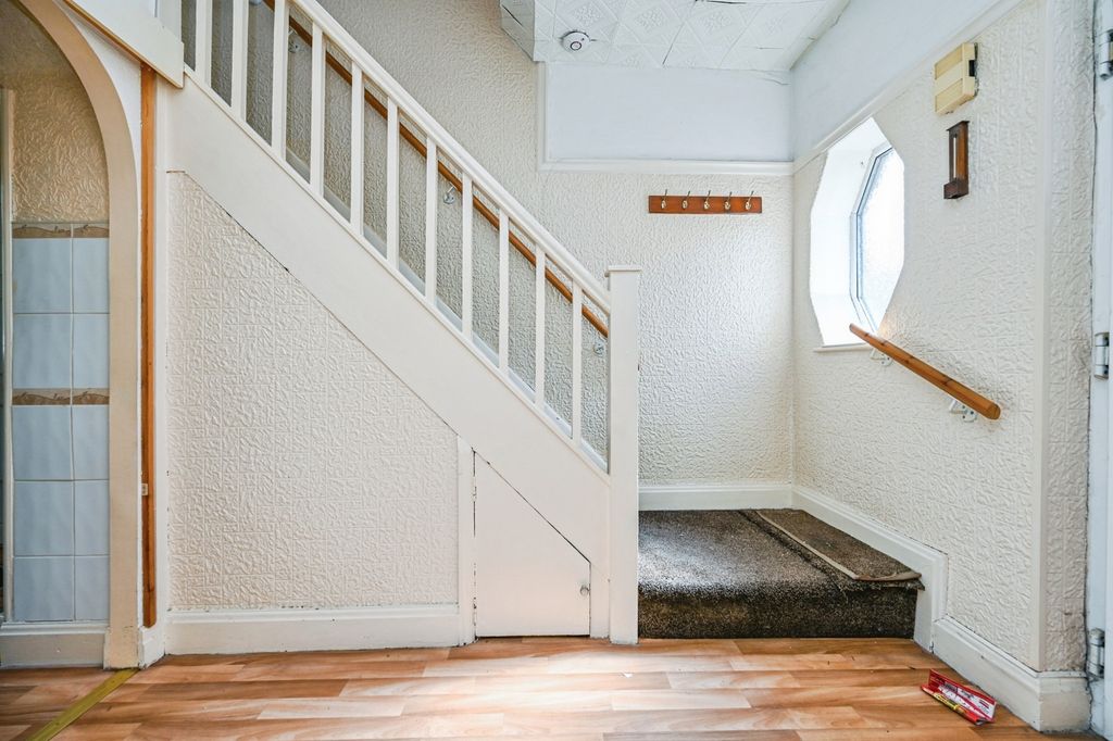 Property photo 2 of 14 Pbox-Img.Jpg