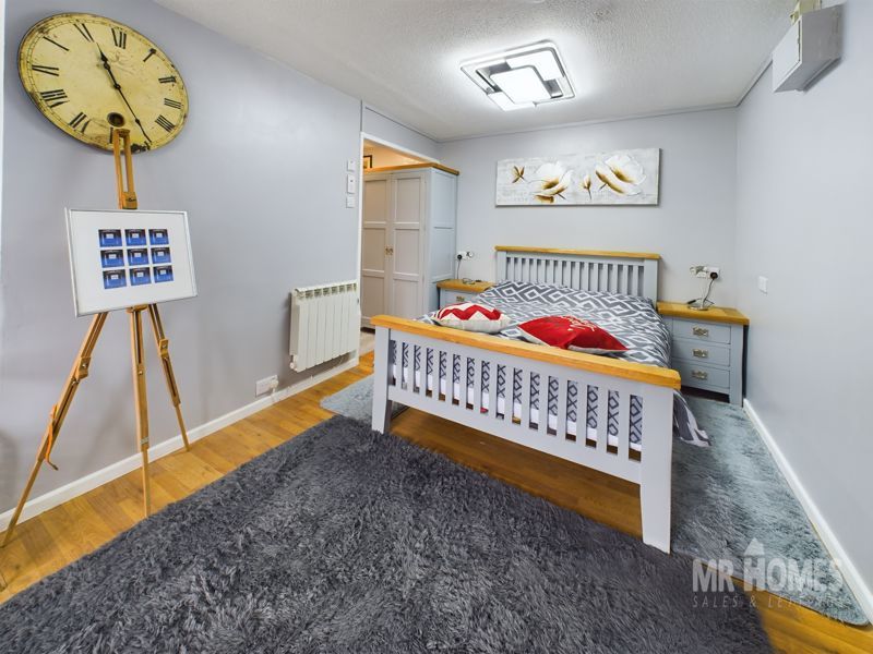 Property photo 1 of 18 Photo 11