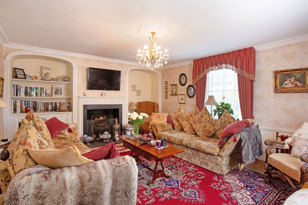 Property photo 3 of 52