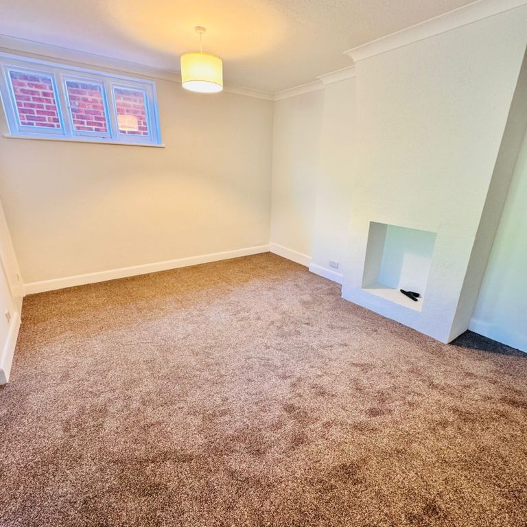 Property photo 2 of 11 Living Room