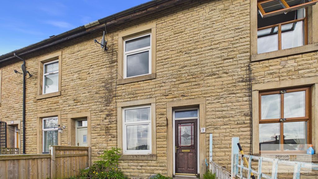 Property photo 1 of 8 Front