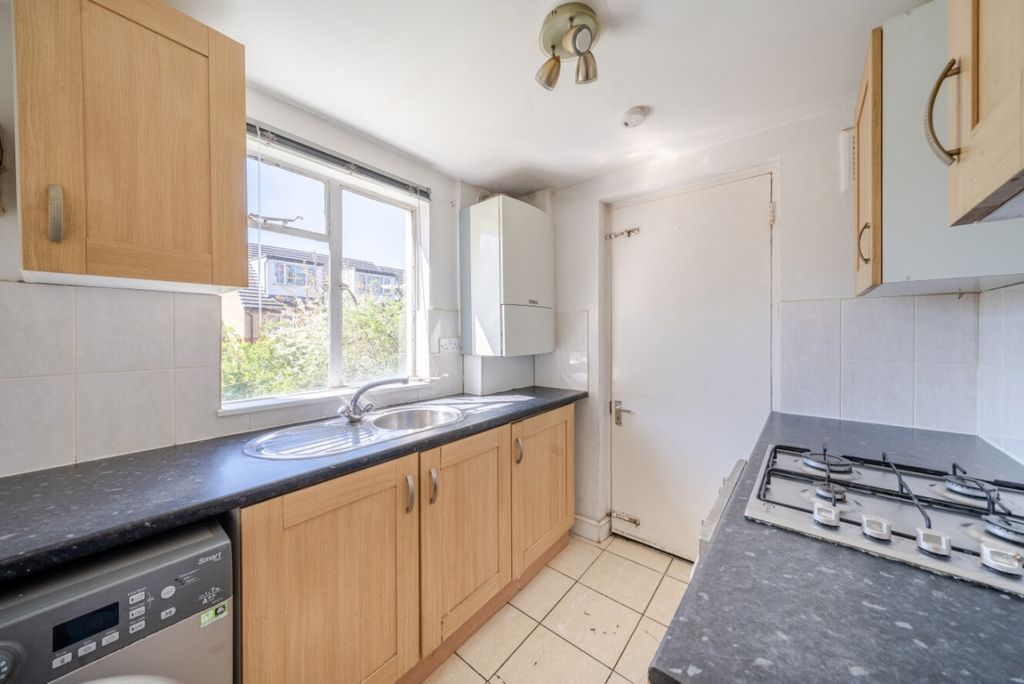 Property photo 2 of 6 67F3F89192A14-l-1277