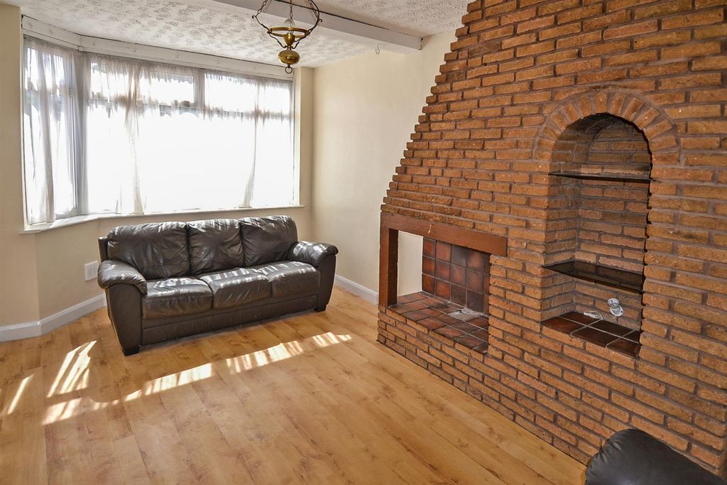 Property photo 3 of 9 Living Room.Jpg