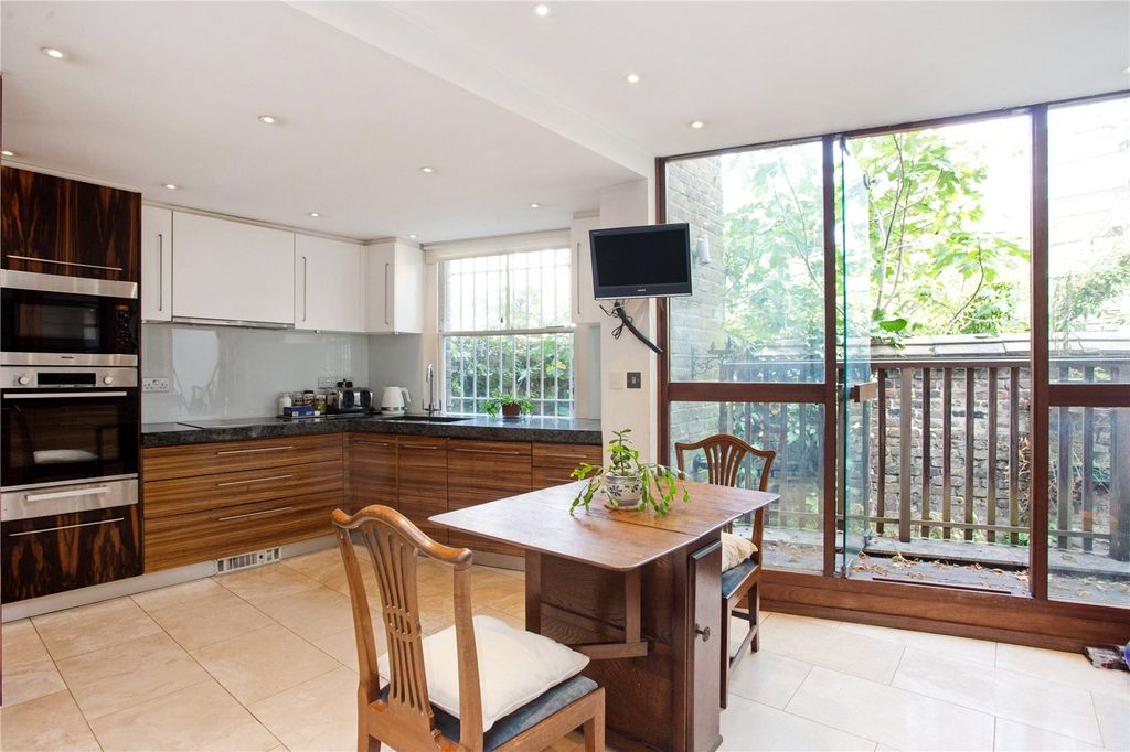 Property photo 3 of 27 Picture No. 09