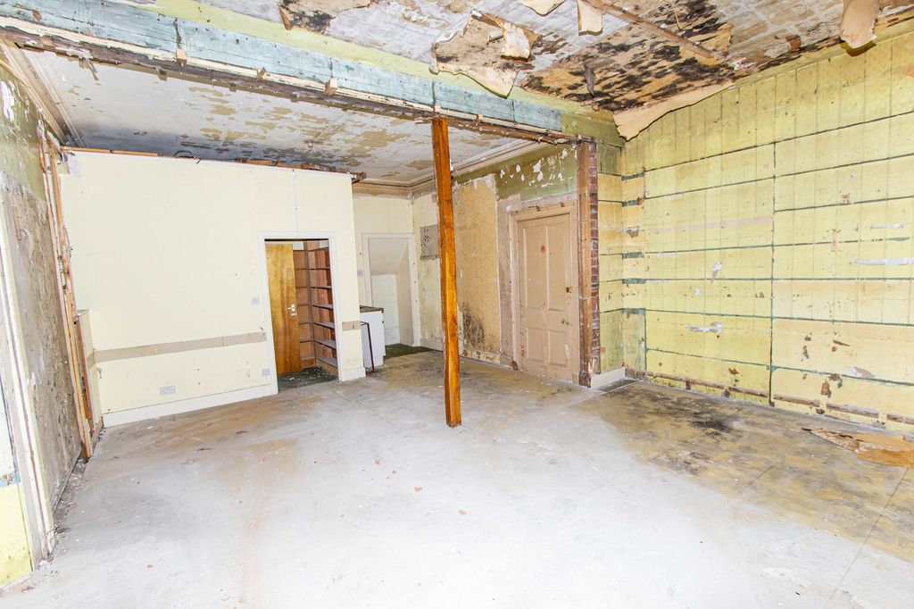 Property photo 3 of 5 Not Specified
