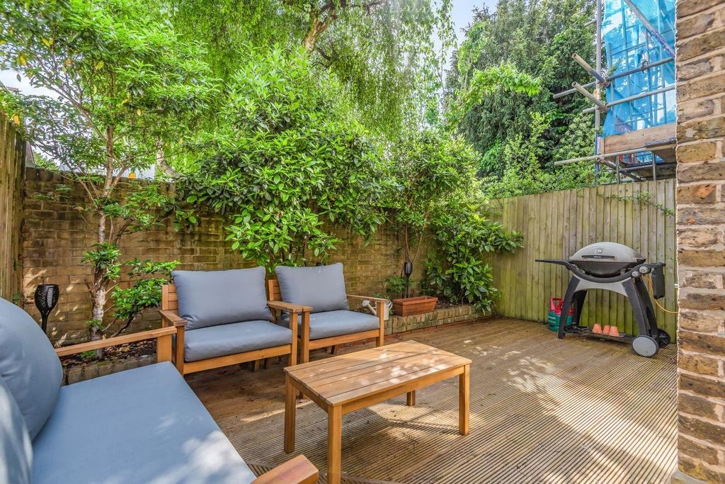 Property photo 2 of 16 Picture No. 15