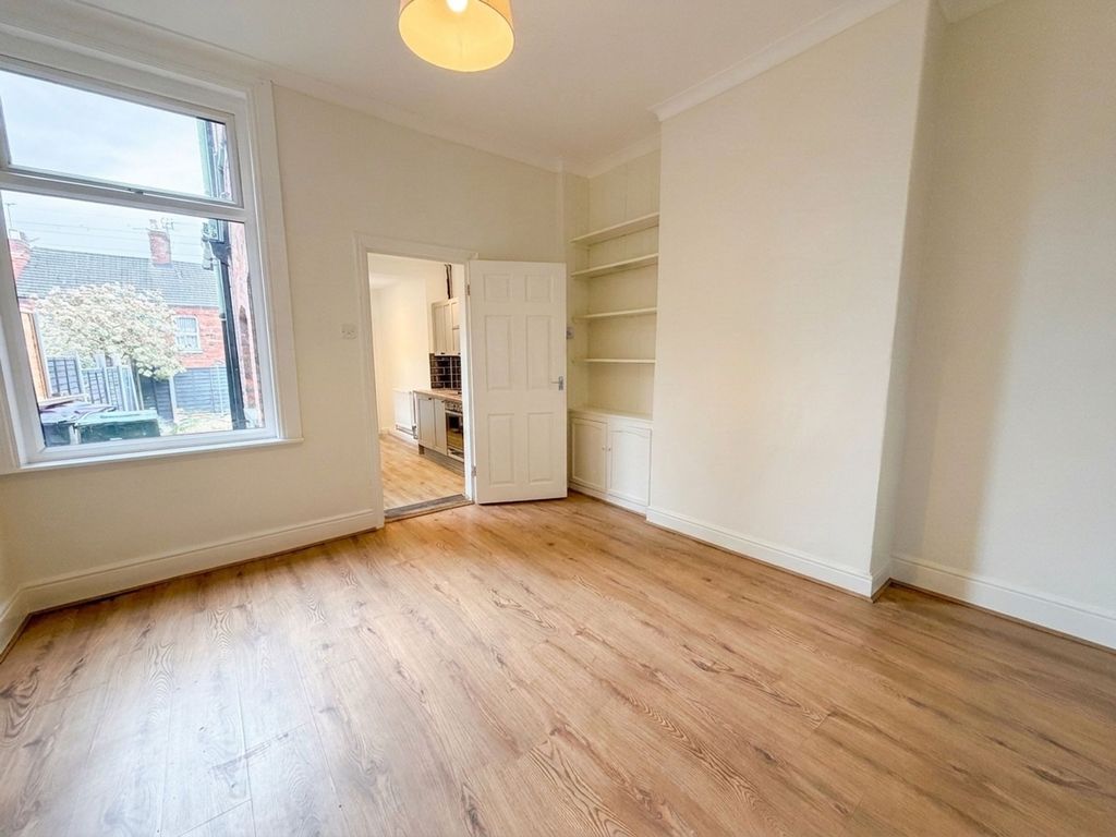 Property photo 3 of 8 Dining Room