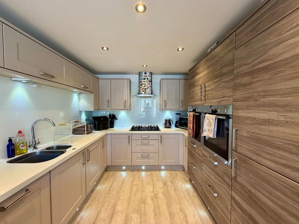 Property photo 2 of 47