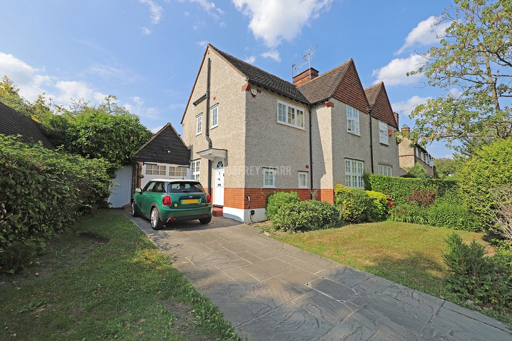 Property photo 1 of 11