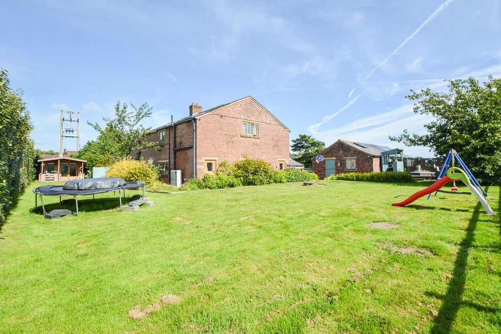 Property photo 3 of 26