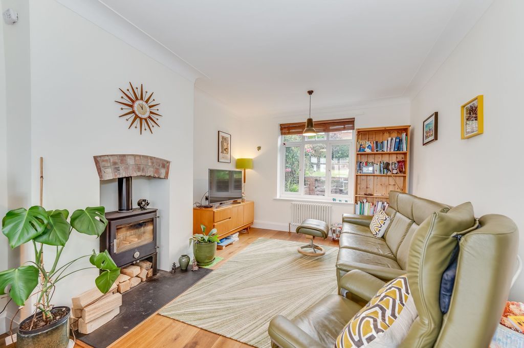 Property photo 2 of 24