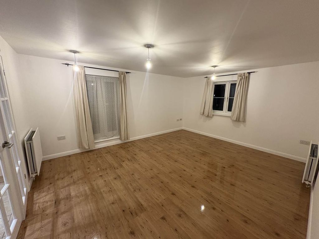 Property photo 2 of 9 Image001