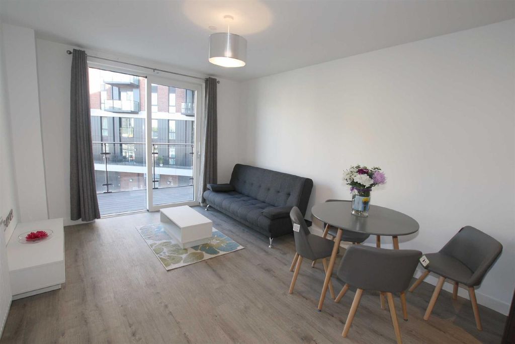 Property photo 1 of 6