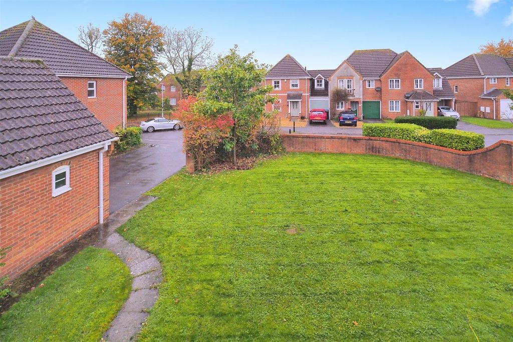 Property photo 3 of 17