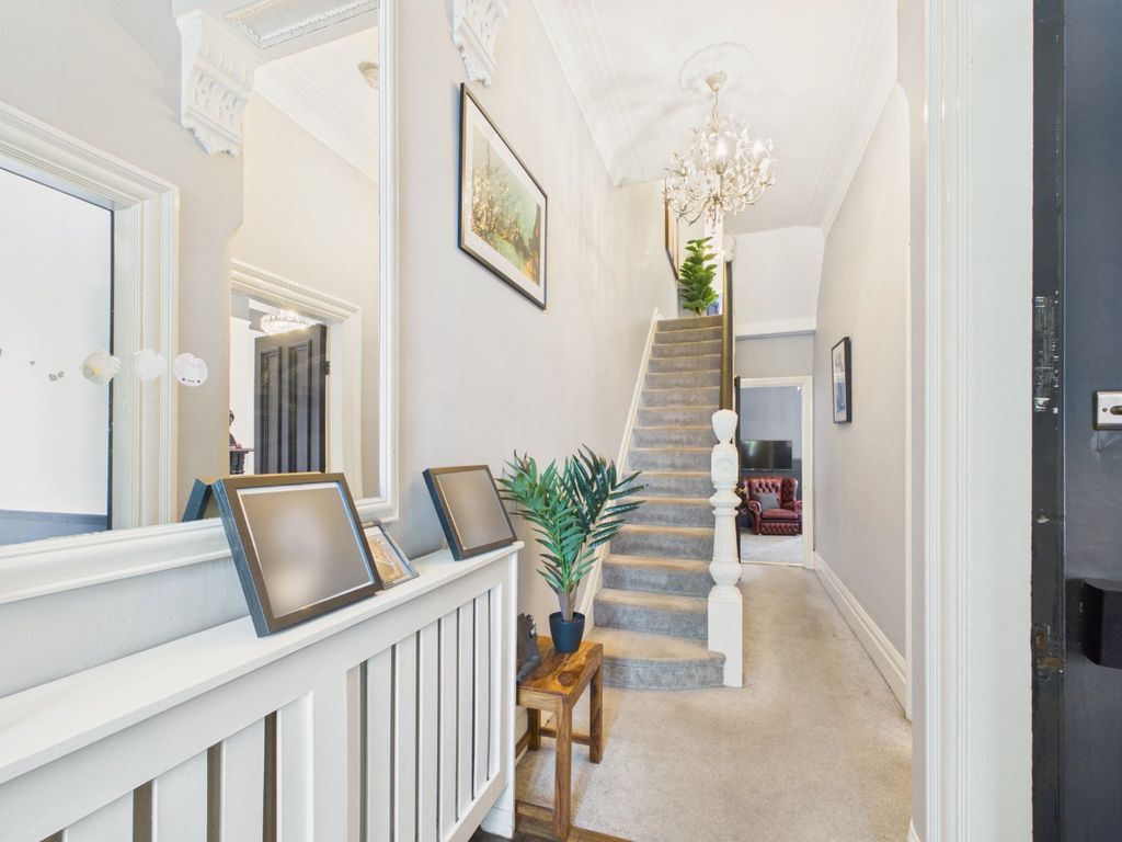 Property photo 2 of 17 5297453