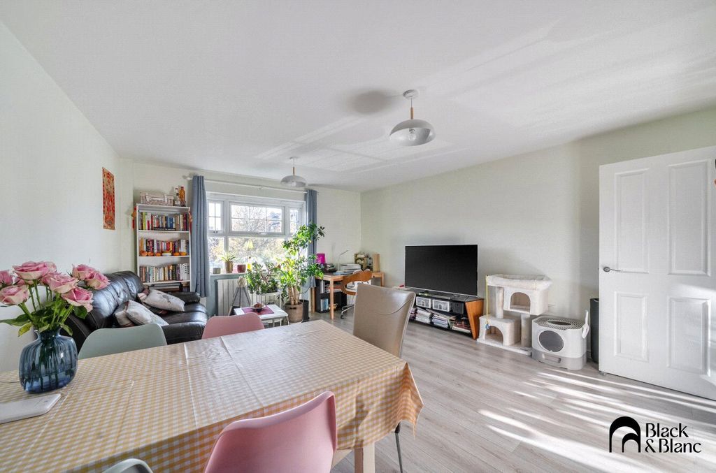 Property photo 3 of 13 Living Room