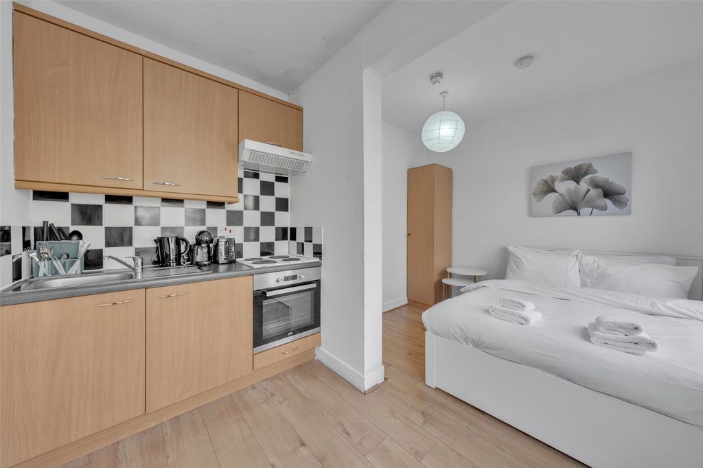 Property photo 3 of 7 Picture No. 02