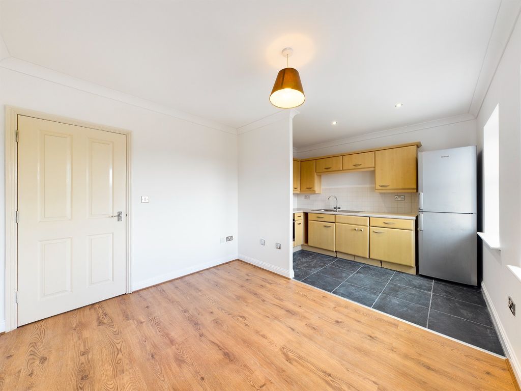 Property photo 3 of 7 988845