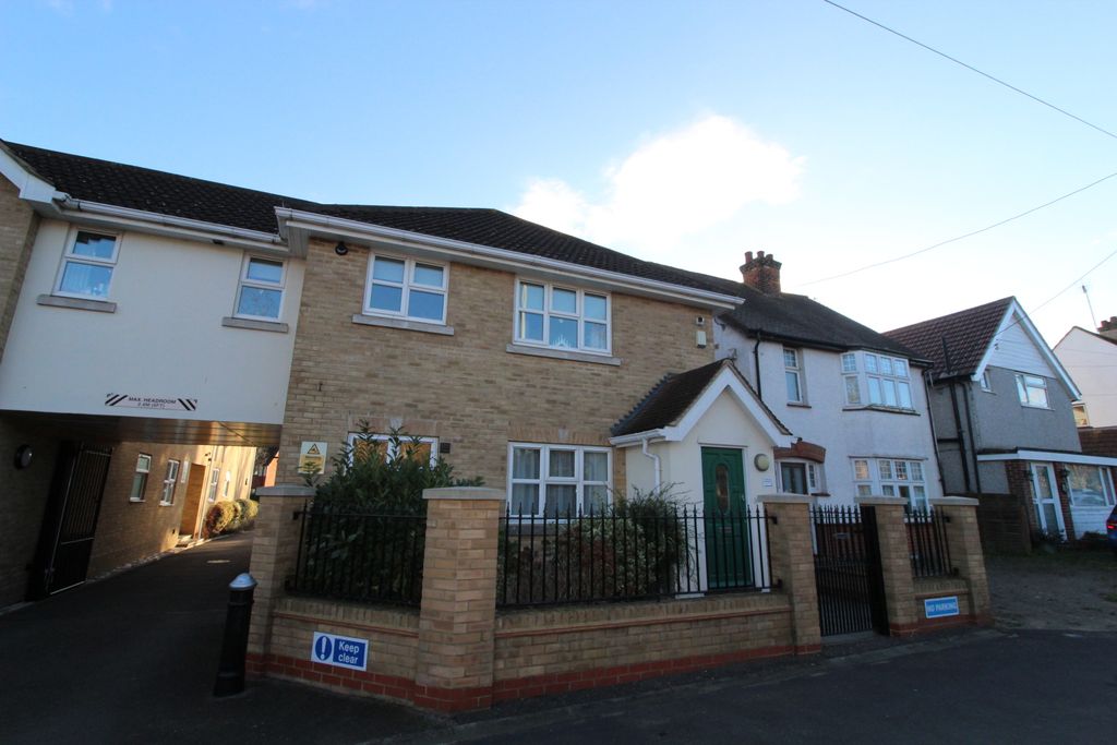 Property photo 1 of 8 Exterior