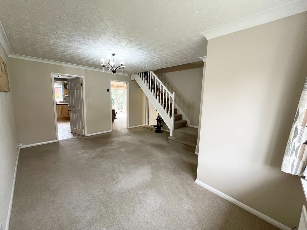 Property photo 2 of 21