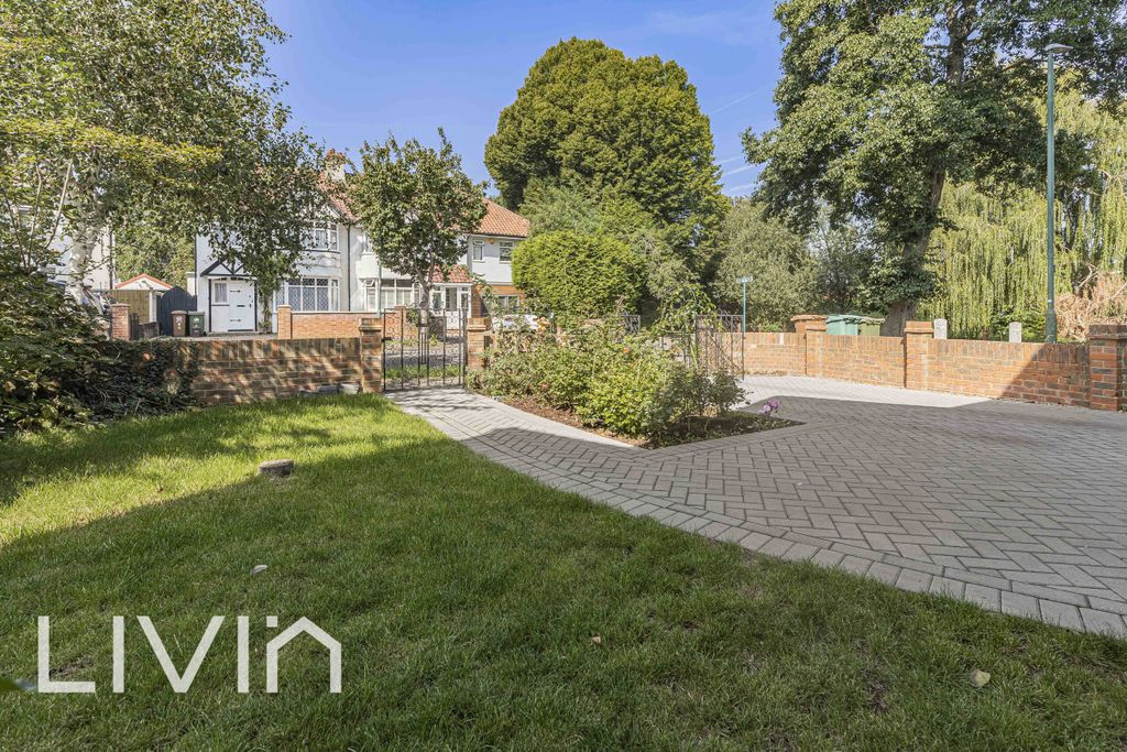 Property photo 3 of 25 025A9902