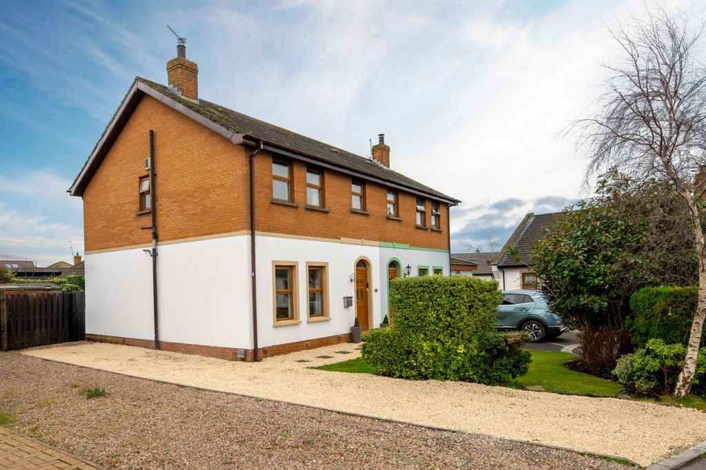 Property photo 1 of 45 002