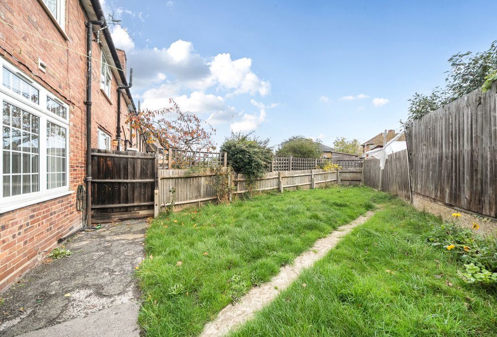 Property photo 3 of 19 1-691Cf9F4d07dc-1...