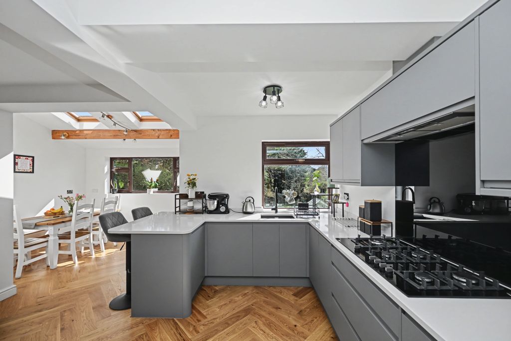 Property photo 3 of 22