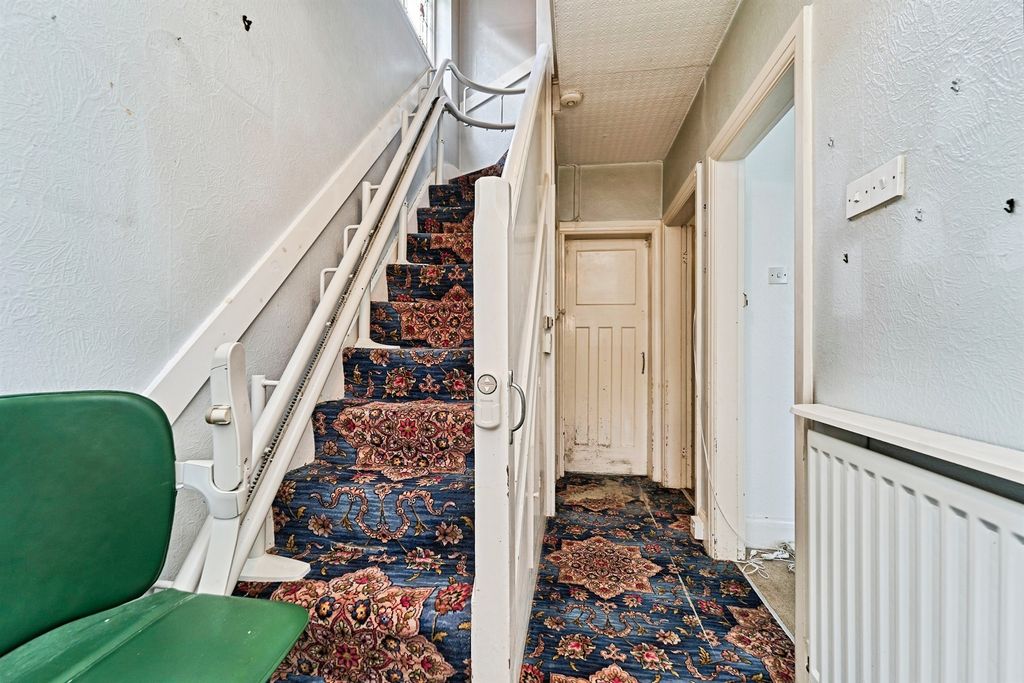 Property photo 2 of 17