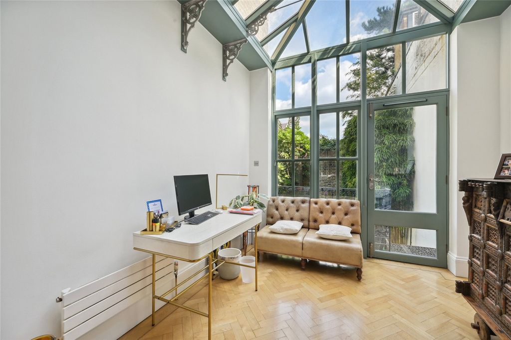 Property photo 3 of 13