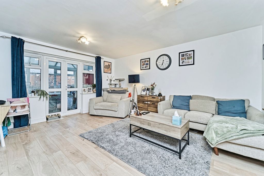 Property photo 2 of 14