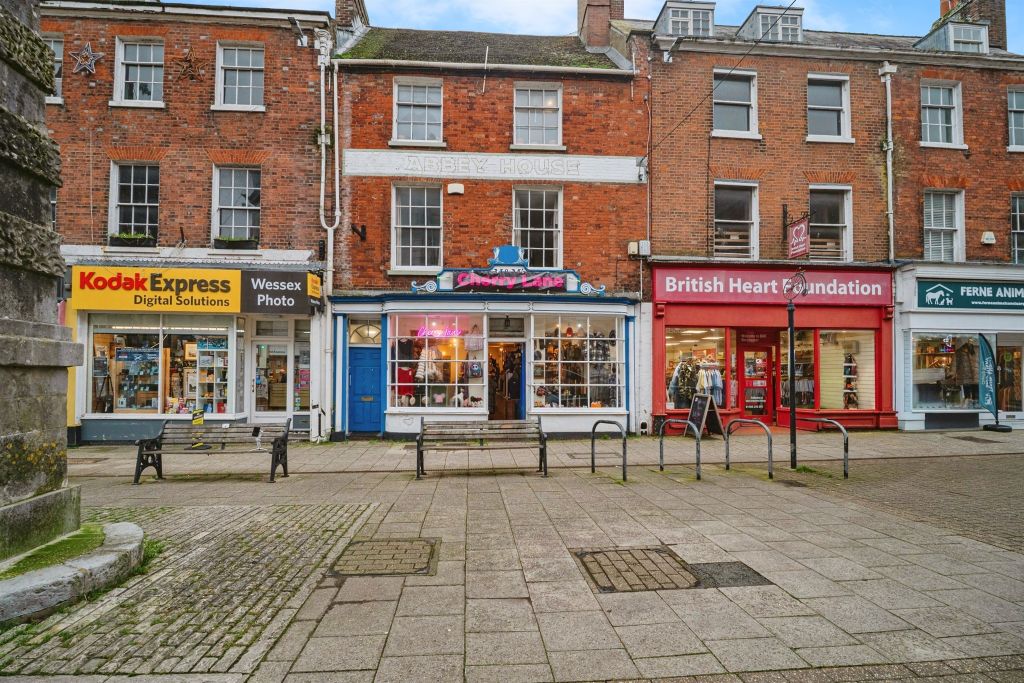 Property photo 1 of 8